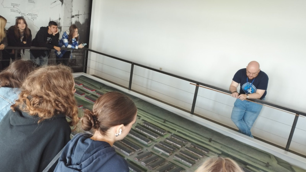 1632 image for slide