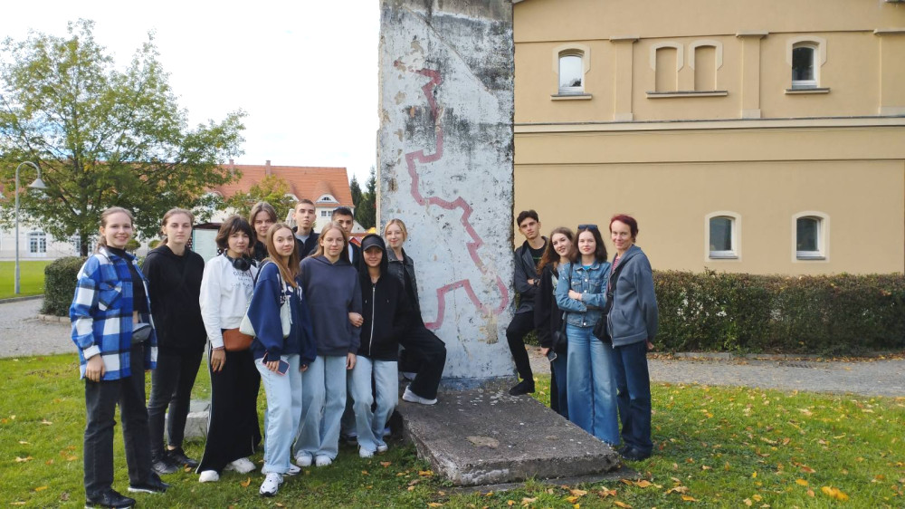 1635 image for slide