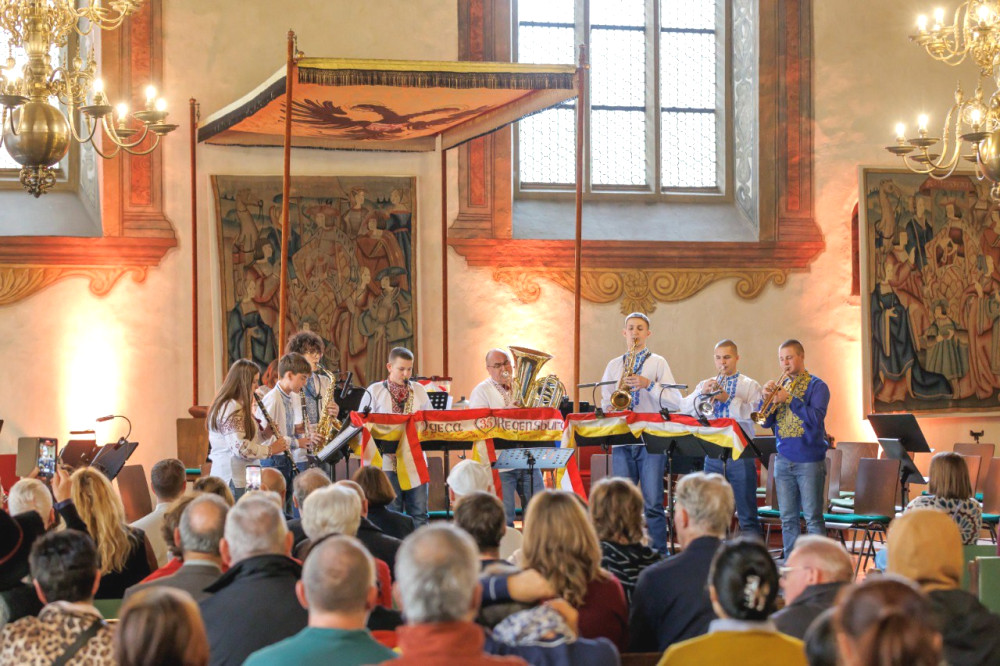 8319 image for slide